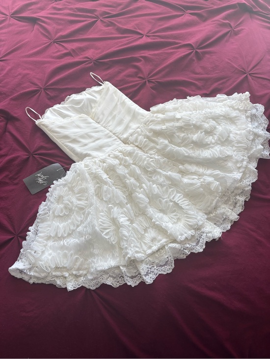 Jessica McClintock Dresses & Skirts - Jessica McClintock White Lace Slip Dress